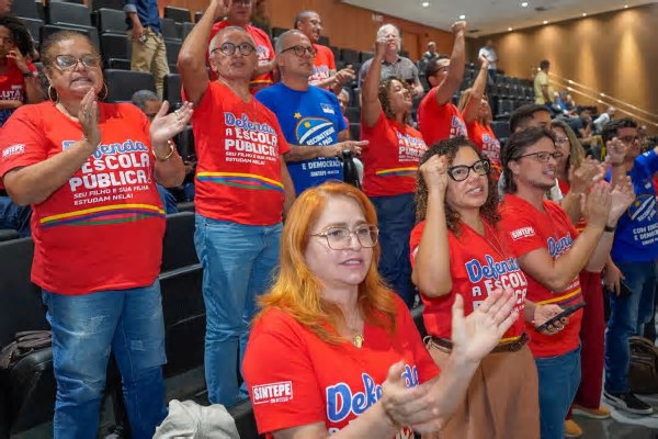 Sintepe convoca professores a paralisarem segunda-feira para dar pressão nos deputados