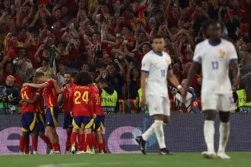 Espanha bate França em jogo de nove gols e avança à final da Liga das Nações