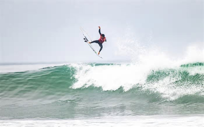 Pedro Scooby dispara após eliminação de brasileiro na WSL: 'Roubo brabo'