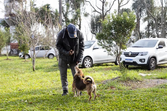 Com dias frios, atendimento à população de rua dispara em Caxias do Sul