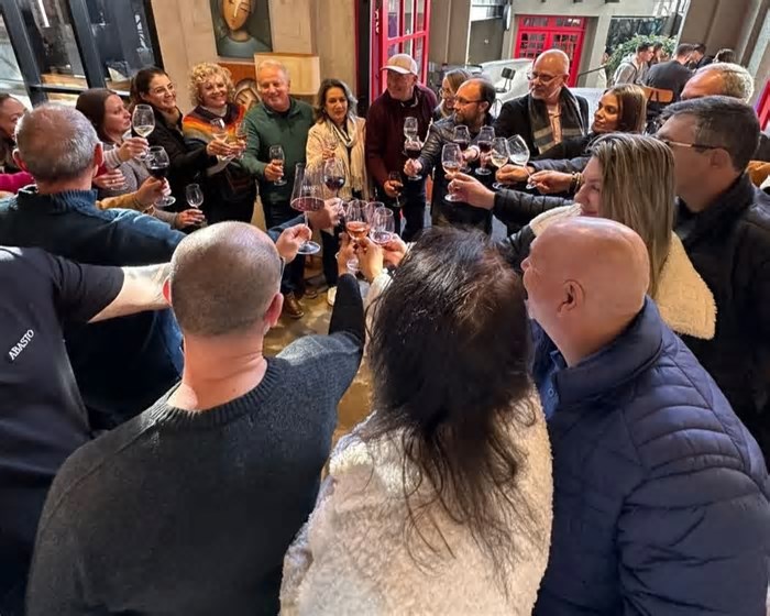 Caxias In Vino atrai mais de 2,5 mil visitantes e comercializa 1,2 mil garrafas na primeira edição