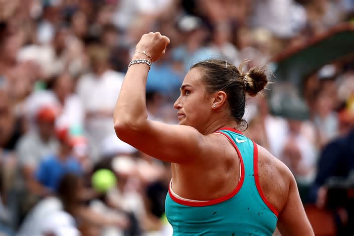 Sabalenka avança às quartas em Roland Garros; Swiatek protagoniza virada épica