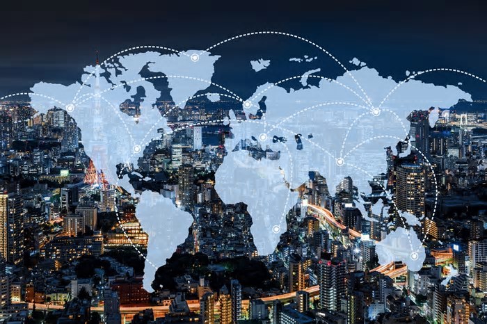 Brasileiro é consumidor global e deve também ser investidor global, diz diretora do J.P. Morgan