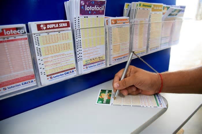 Mega-Sena: três apostas de SC levam bolada na quina deste sábado