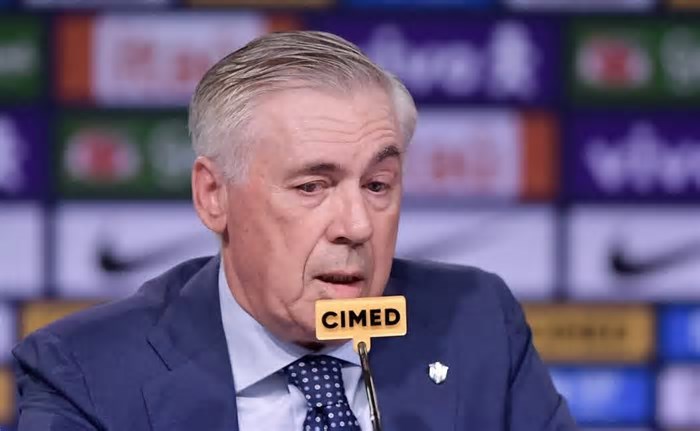 Ancelotti elogia estrutura do Corinthians