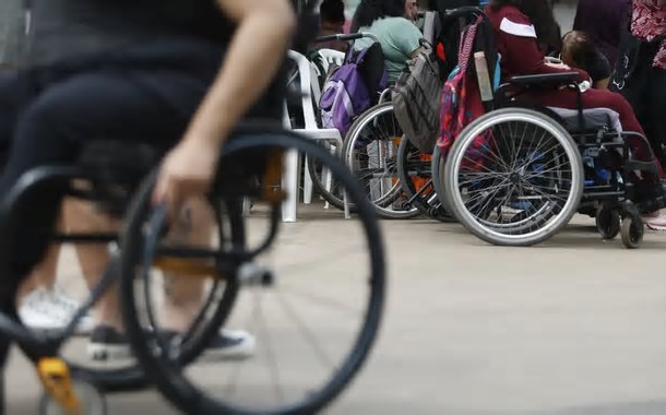Tecnologia Assistiva e Inclusão PcD na Universidade: Onde Estão os 5%?