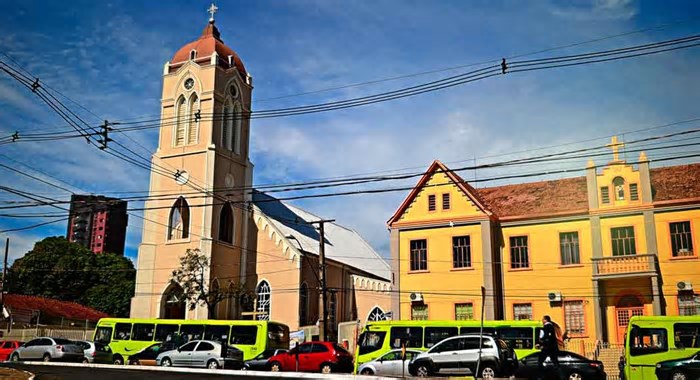 Católicos continuam maioria em Foz do Iguaçu; veja infográficos