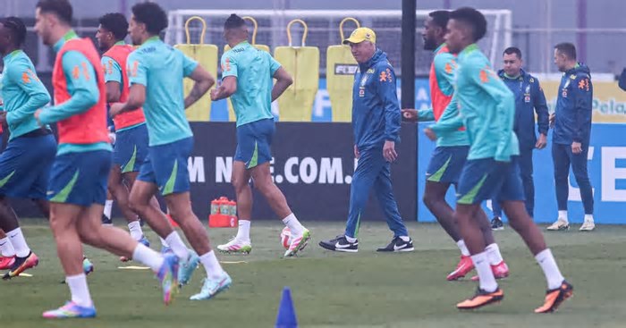 Com elenco completo, Ancelotti esboça time titular do Brasil para enfrentar o Equador; confira