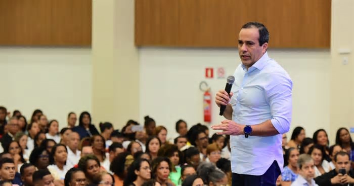 Prefeitura certifica mais de 1 mil pessoas em programas de qualificação e anuncia 500 vagas de emprego pelo Simm
