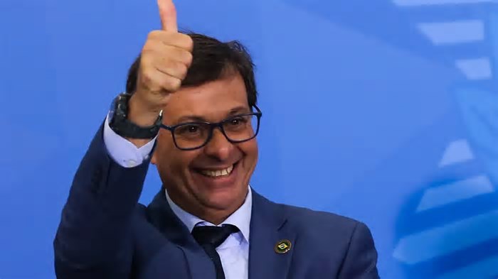 Polícia Federal prende ex-ministro do Turismo, Gilson Machado