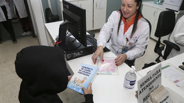 Vacine seu filho contra a dengue: Saúde reforça convocação das crianças de 10 a 14 anos