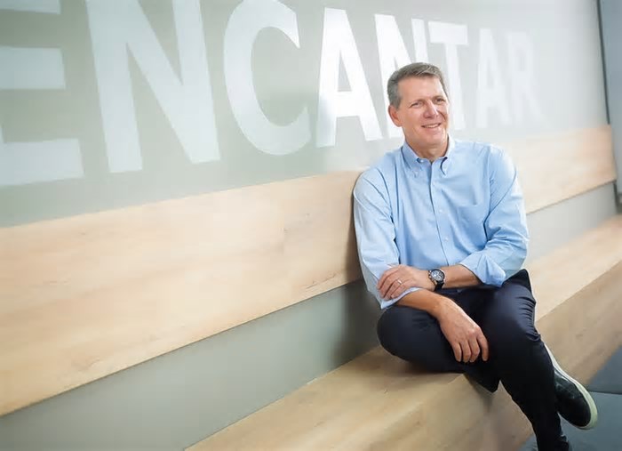 Renner faz 60 anos dobrando aposta em loja física e defendendo modelo de ‘corporation’, conta CEO Fabio Faccio