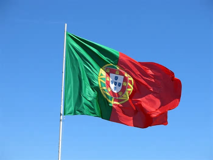 Saiba quantos brasileiros vivem em Portugal e quantos portugueses vivem no Brasil