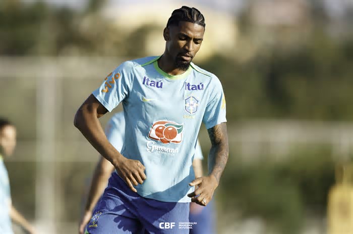 Alexsandro vê desconfiança com naturalidade e busca convencer brasileiros e Ancelotti