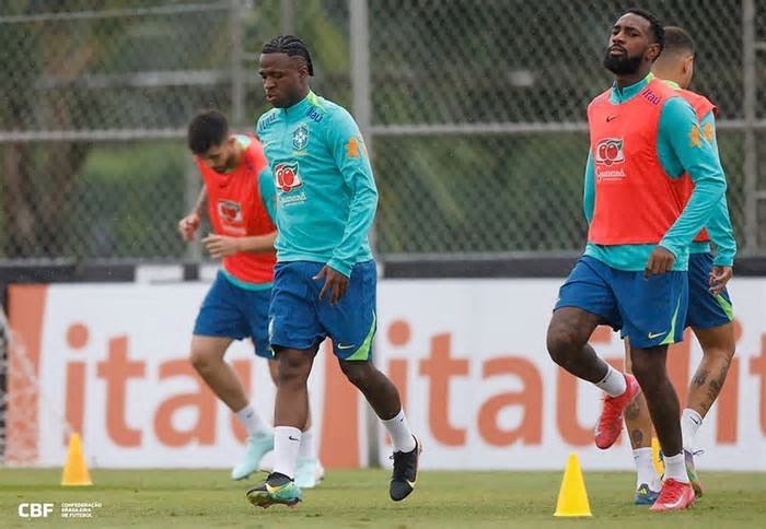 Vini Jr será o camisa 10 da seleção brasileira na estreia de Carlo Ancelotti