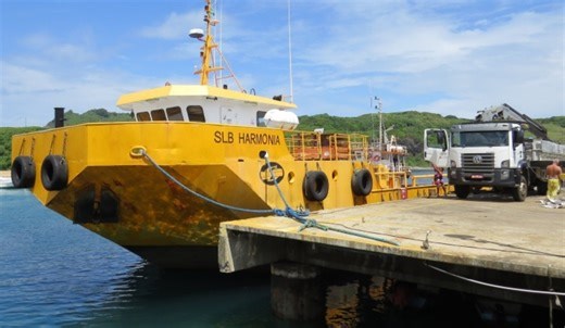 Navio de carga Harmonia naufraga a caminho de Fernando de Noronha e tripulação é resgatada com vida, diz Marinha