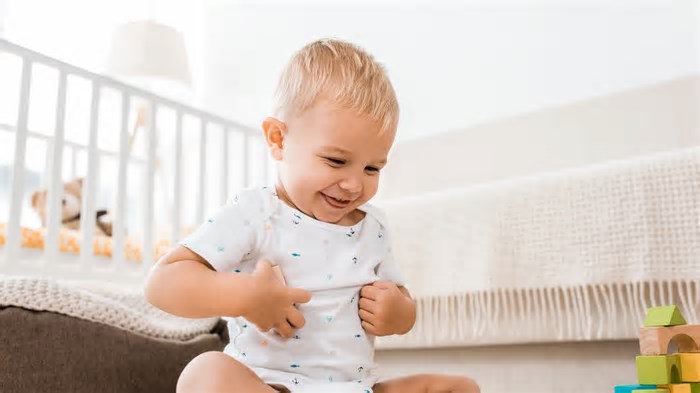 Você sabia que bebês podem ter de 70 a 100 ossos a mais do que pessoas adultas?