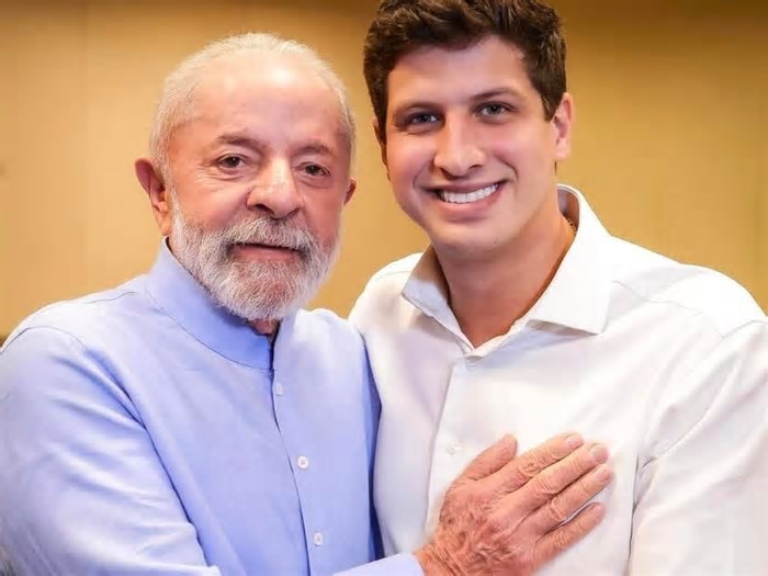 Lula prestigia posse de João Campos como presidente Nacional do PSB