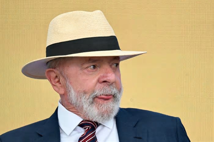 Lula elogia PSB e fala em eleger senadores em 2026 contra ‘muvuca’ da extrema direita