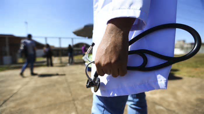 1/3 dos médicos deixou Atenção Primária à Saúde em 2 anos