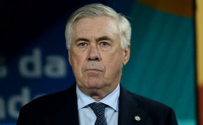 Carlo Ancelotti recebe veredito e é ovacionado após Brasil x Paraguai e classificação para Copa do Mundo
