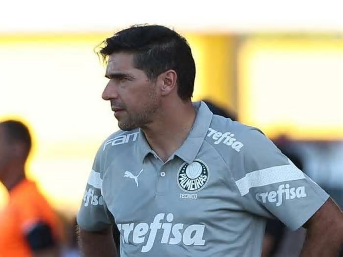 Por que Abel recusou salário três vezes maior de ex-clube de Neymar para seguir no Palmeiras?