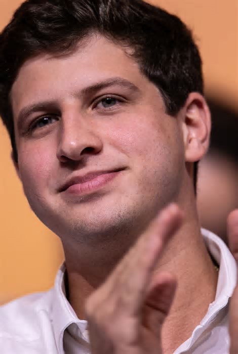 João Campos assume o PSB de olho em 2026