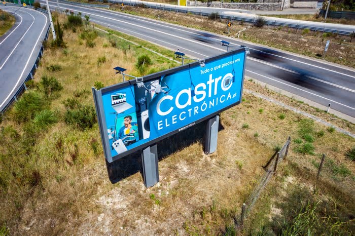 Dreammedia e Castro Electrónica criam a maior rede de outdoors movidos a energia solar