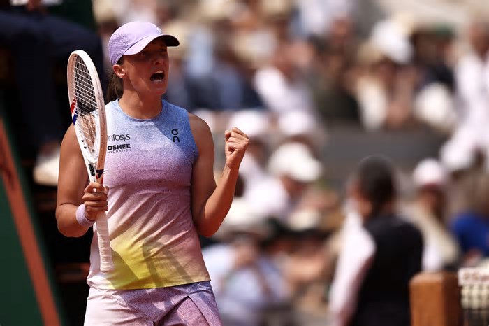 Atual campeã, Iga Swiatek avança às semifinais de Roland Garros