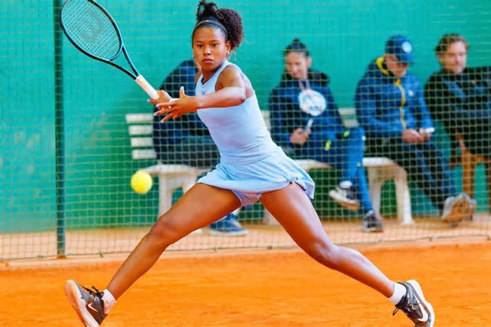 Victoria Barros brilha em Roland Garros e avança às oitavas do juvenil