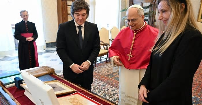 Após encontro com Meloni, Milei foi recebido no Vaticano por Leão XIV: Vaticano pede atenção à 