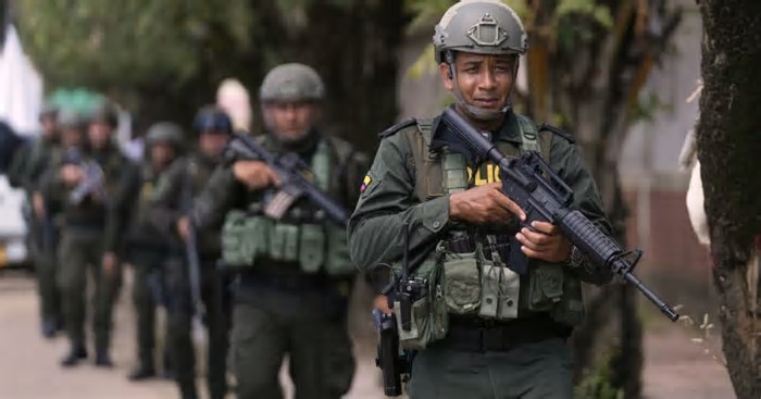 La Colombia spera nel Vaticano per mediare con i guerriglieri di Eln. “Hanno dimenticato i poveri, li uccidono”