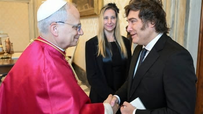 Papa Leão 14 recebe Javier Milei no Vaticano