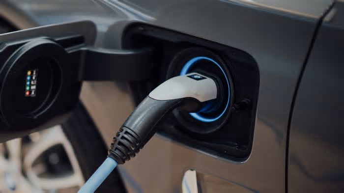 Carros 100% elétricos superam híbridos em número de vendas no Brasil no mês de maio