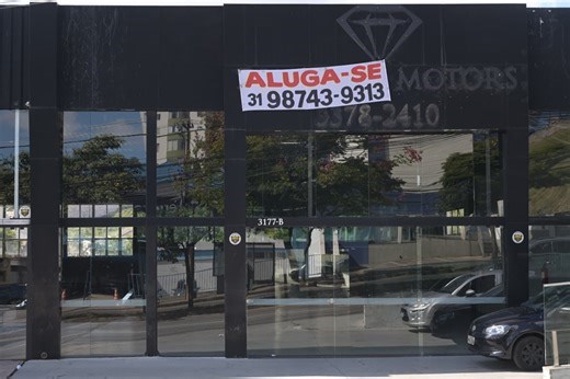 Dono de loja de carros alega que foi lesado por lojistas e ameaçado