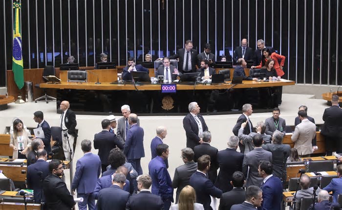 Senado vota projeto que aumenta número de deputados; veja impacto