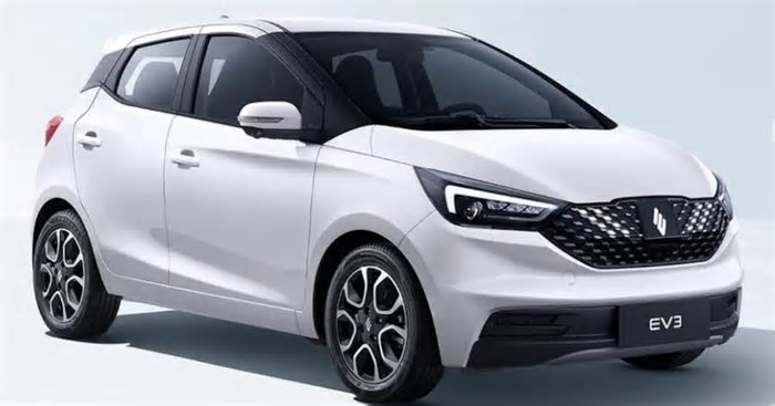 Carro elétrico chinês de R$ 100 mil com câmbio manual é oferecido a autoescolas