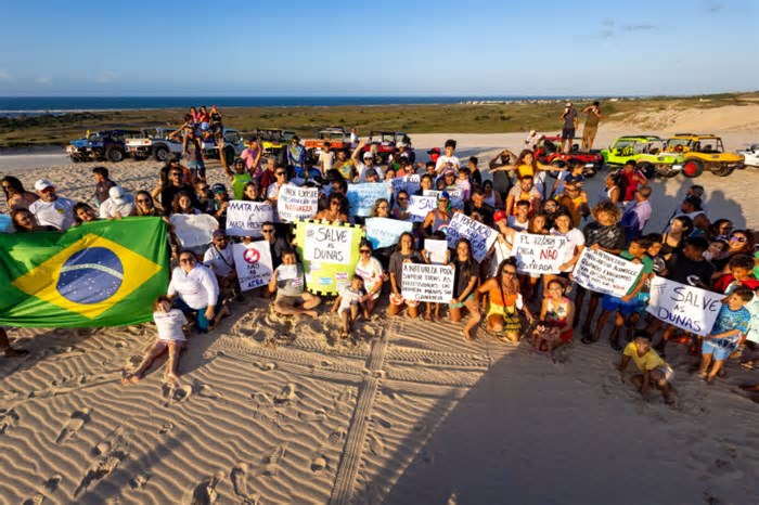 Moradores e bugueiros da Prainha protestam contra obra da CE-025 em área ambiental