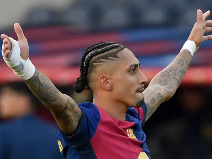Destaque do Barcelona, Raphinha é escolhido o melhor jogador da temporada pela LaLiga