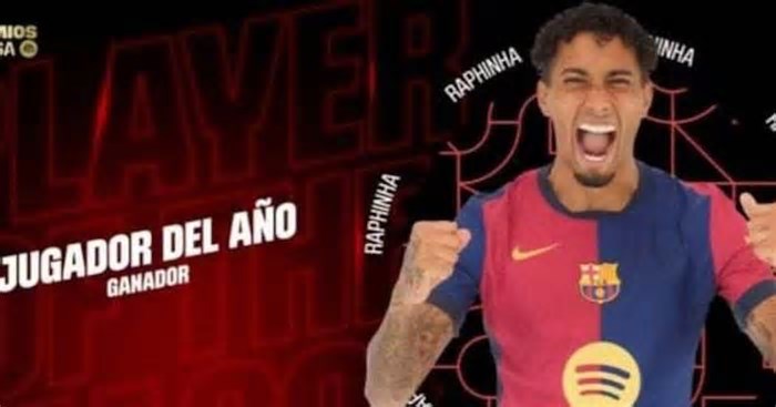 Raphinha, do Barcelona, é eleito o melhor jogador da temporada pela La Liga