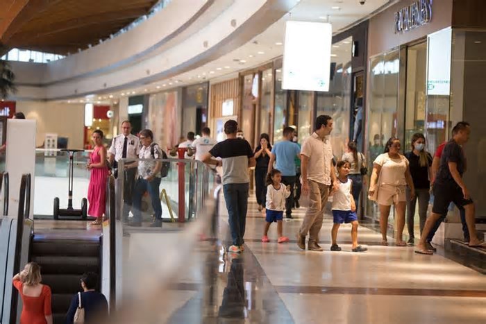 Sem projetos de grandes shoppings, Fortaleza vivencia 'boom' de pequenos centros comerciais