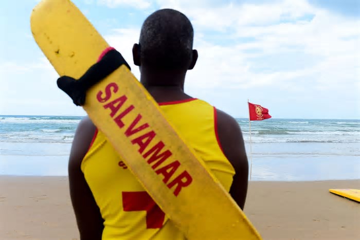 Banhistas devem evitar banho de mar neste fim de semana em Salvador, alerta Salvamar
