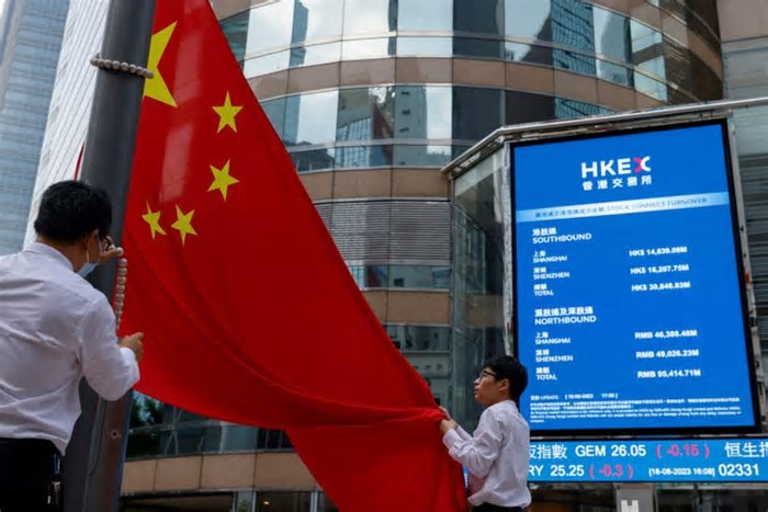Atividade industrial da China recua para nível mais baixo desde setembro de 2022