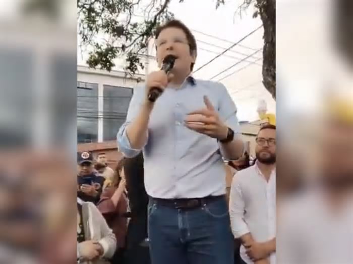 VÍDEO: Pré-candidato a presidente da Colômbia é baleado em evento de campanha em Bogotá
