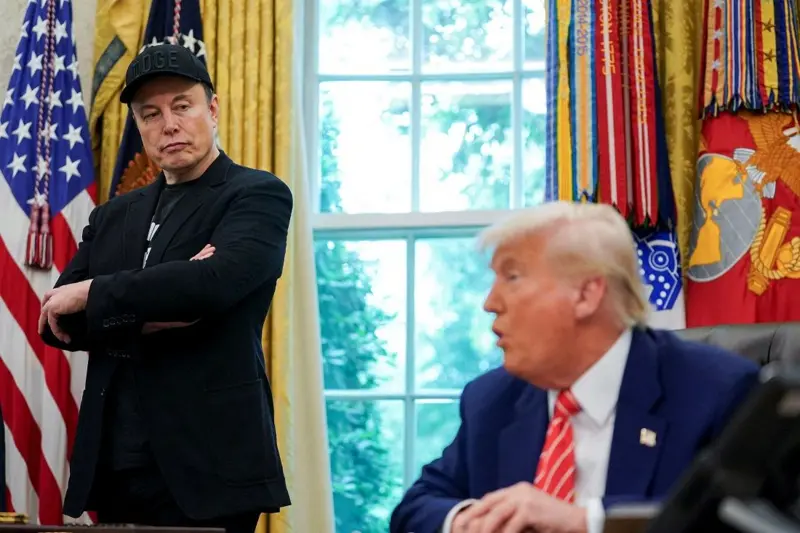 Trump ameaça cortar bilhões em contratos de Musk, que o acusa de elo com Epstein
