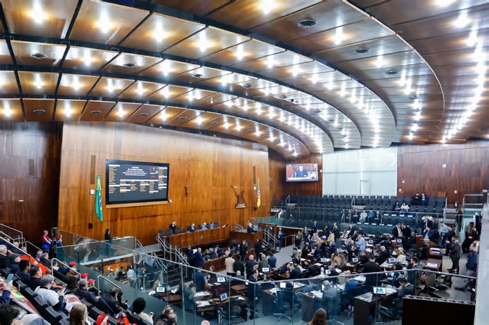 Assembleia Legislativa do RS aprova reajuste de 8% no piso regional