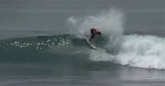 Yago Dora supera Chianca em duelo brasileiro na etapa de Trestles da WSL