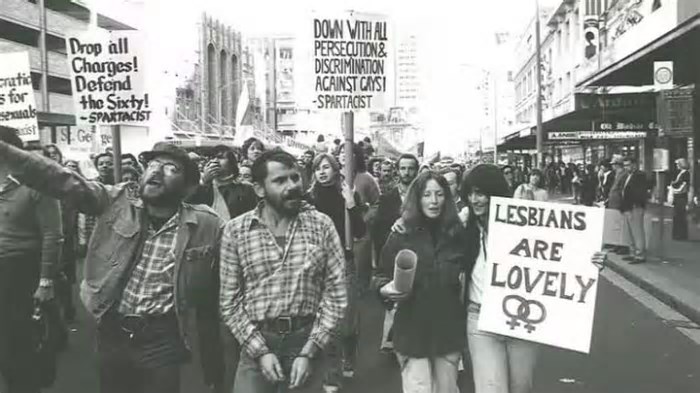 Do 1º 'pink ban' aos protestos de 78: australianos LGBTQIA+ refletem sobre 50 anos de avanços