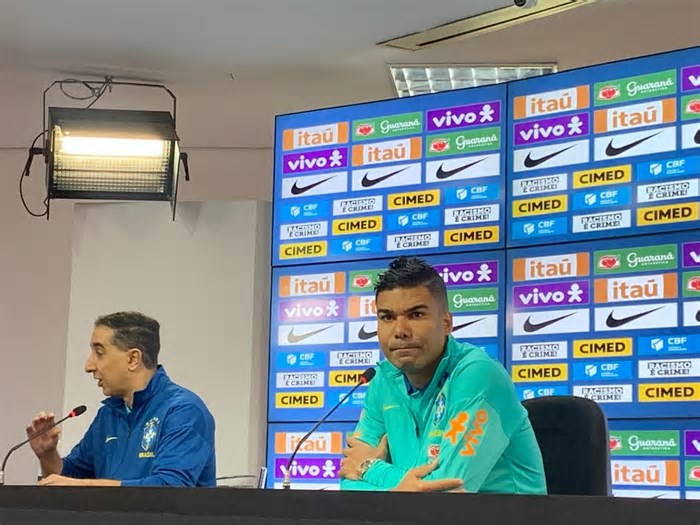 Casemiro revela que Ancelotti pagou 'trote' na seleção, mas não aprova performance; saiba a música escolhida