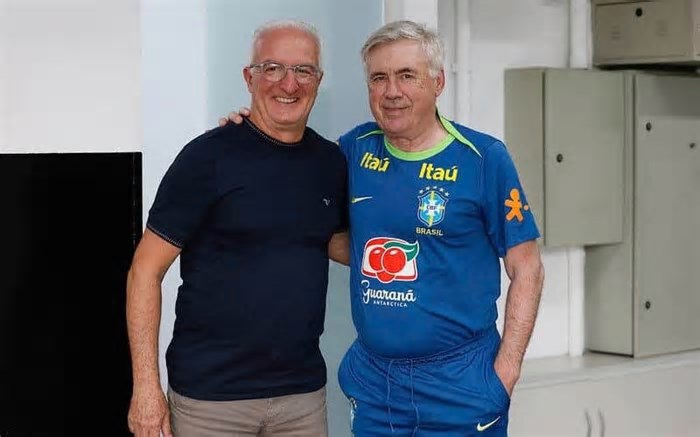 Carlo Ancelotti se encontra com Dorival Jr. no CT do Corinthians